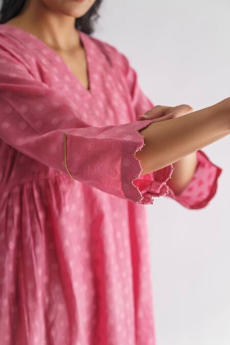 Buy Mushio Pink Silk, Organza, Brocade Embroidery, Madhurima Floral Woven Kurta Set Buy_Mushio_Pink Silk, Organza, Brocade Embroidery, Madhurima Floral Woven Kurta Set