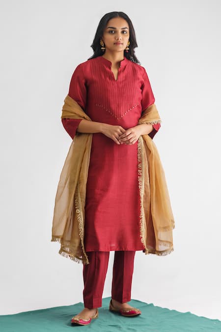 Mushio Sindoori Thread Embroidered Kurta & Pant Set 