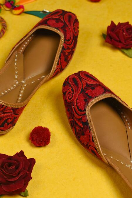 Cilwana Studio_Red Floral Embroidered Juttis _Online_at_Aza_Fashions