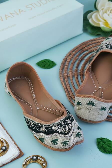 Cilwana Studio_Beige Beads And Dabka Embroidered Juttis _Online_at_Aza_Fashions