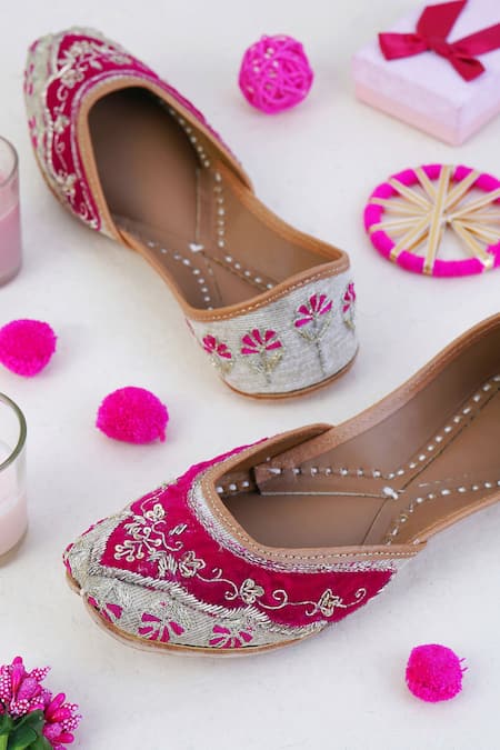 Cilwana Studio Beads Cutdana & Dabka Embroidered Juttis 