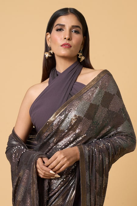 Nakul Sen Grey Silk, Chiffon Sequins Diamond Pattern Saree With Unstitched Blouse Piece at Aza Fashions Nakul Sen_Grey Silk, Chiffon Sequins Diamond Pattern Saree With Unstitched Blouse Piece _at_Aza_Fashions