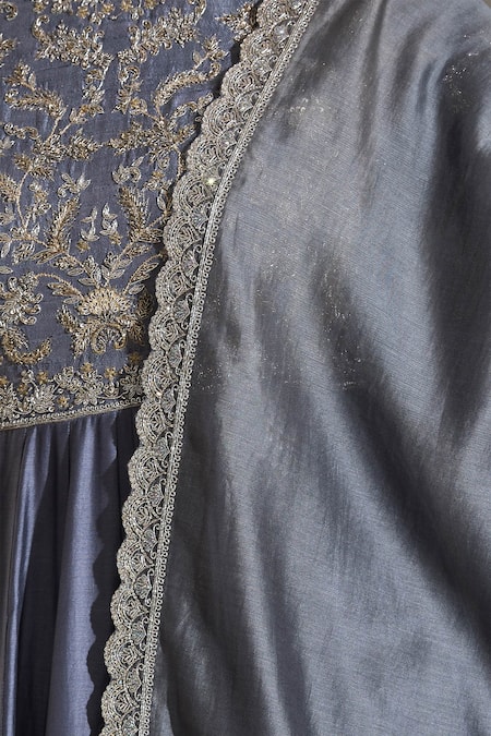 Shop_Jayanti Reddy_Grey Embroidered Scalloped Bordered Dupatta _Online_at_Aza_Fashions