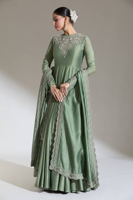 Jayanti Reddy_Green Embroidery Double Scalloped Border Dupatta_Online_at_Aza_Fashions