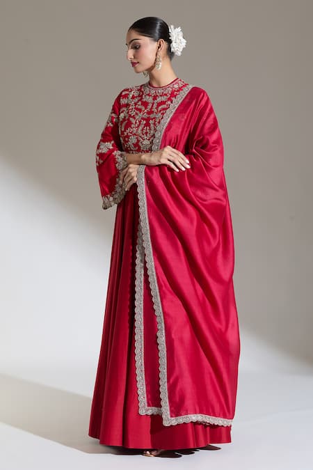 Jayanti Reddy_Red Embroidered Scalloped Dab Border Dupatta _Online_at_Aza_Fashions