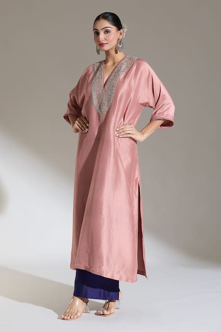 Jayanti Reddy Peach Zari V-neck Rose Embroidered Kaftan Kurta at Aza Fashions Jayanti Reddy_Peach Zari V-neck Rose Embroidered Kaftan Kurta _at_Aza_Fashions
