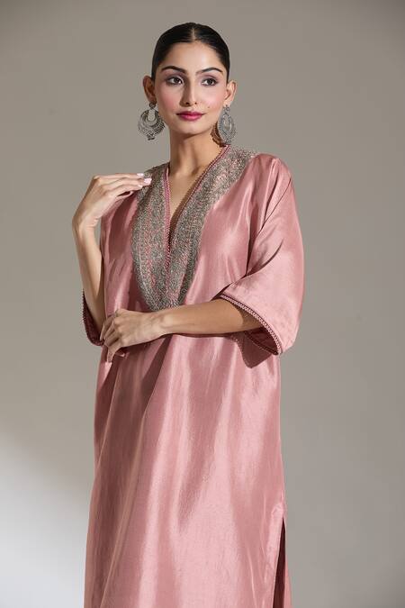 Buy Jayanti Reddy Peach Zari V-neck Rose Embroidered Kaftan Kurta Buy_Jayanti Reddy_Peach Zari V-neck Rose Embroidered Kaftan Kurta