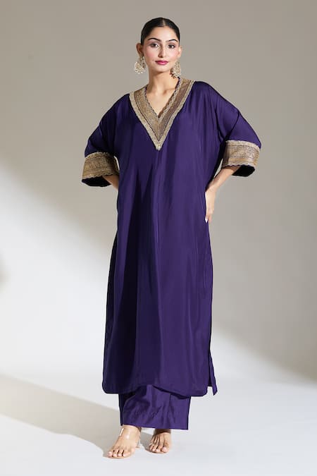 Shop_Jayanti Reddy_Purple Embroidery, Lace V-neck Kiran Border Kaftan Kurta _Online_at_Aza_Fashions