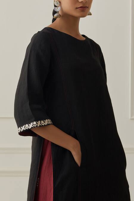 Kamaltaas Black Linen Embroidery Pittan Booti Round Neck Flora Side Panel Kurta Online at Aza Fashions Kamaltaas_Black Linen Embroidery Pittan Booti Round Neck Flora Side Panel Kurta _Online_at_Aza_Fashions
