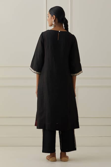 Kamaltaas Flora Pittan Booti Embroidered Kurta With Flared Pant 