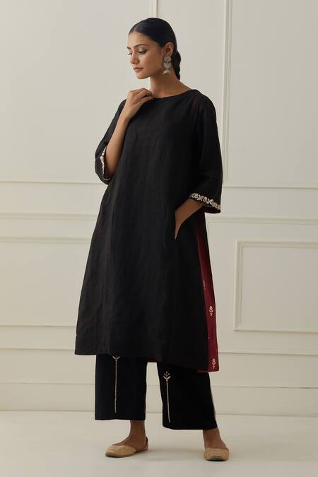 Kamaltaas_Black Linen Embroidery Round Neck Flora Pittan Booti Kurta With Flared Pant _at_Aza_Fashions