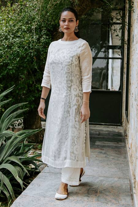Buy Kamaltaas Off White Chanderi, Muslin Embroidery Boat Blossom Motif Pittan Kurta Pant Set Online at Aza Fashions Buy_Kamaltaas_Off White Chanderi, Muslin Embroidery Boat Blossom Motif Pittan Kurta Pant Set _Online_at_Aza_Fashions