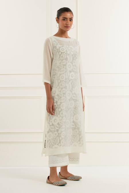 Kamaltaas Off White Chanderi, Muslin Embroidery Boat Blossom Motif Pittan Kurta Pant Set at Aza Fashions Kamaltaas_Off White Chanderi, Muslin Embroidery Boat Blossom Motif Pittan Kurta Pant Set _at_Aza_Fashions