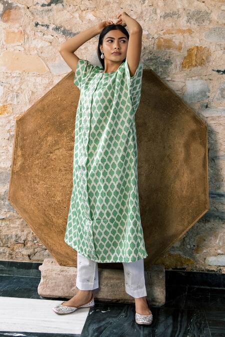 Buy_Kamaltaas_Green Linen, Satin Embroidery, Piping Geometric Block Print Kurta With Pant _Online_at_Aza_Fashions