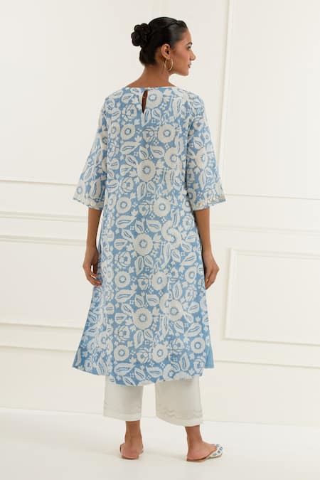 Kamaltaas Floral Print Embroidered Side Panel Kurta With Pant 