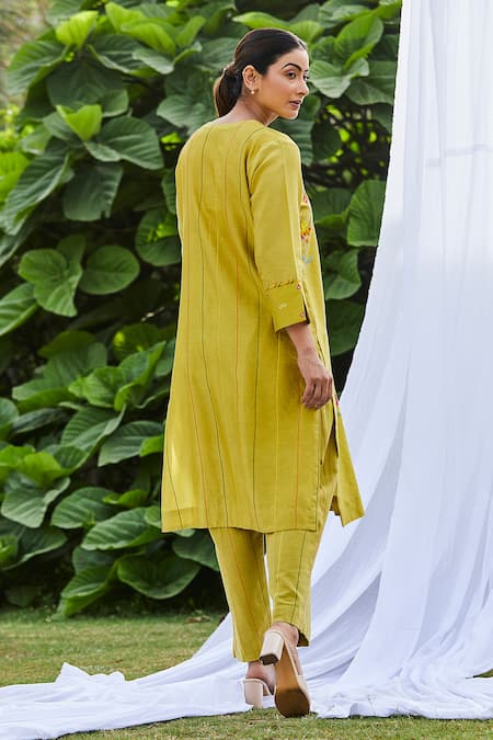 Shop BO Tree Green Chanderi Embroidery Round Neck Botanical Bliss Kurta And Pant Set at Aza Fashions Shop_BO Tree_Green Chanderi Embroidery Round Neck Botanical Bliss Kurta And Pant Set _at_Aza_Fashions