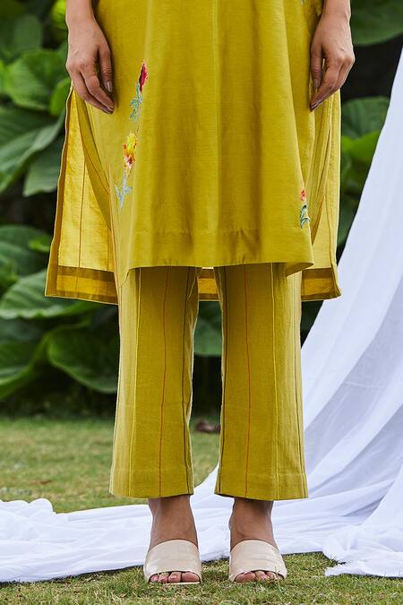 Shop BO Tree Green Chanderi Embroidery Round Neck Botanical Bliss Kurta And Pant Set Shop_BO Tree_Green Chanderi Embroidery Round Neck Botanical Bliss Kurta And Pant Set