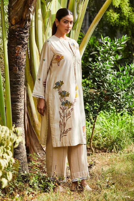 BO Tree Beige Chanderi Embroidery Split V-neck Breezy Blossom Kurta And Pant Set at Aza Fashions BO Tree_Beige Chanderi Embroidery Split V-neck Breezy Blossom Kurta And Pant Set _at_Aza_Fashions