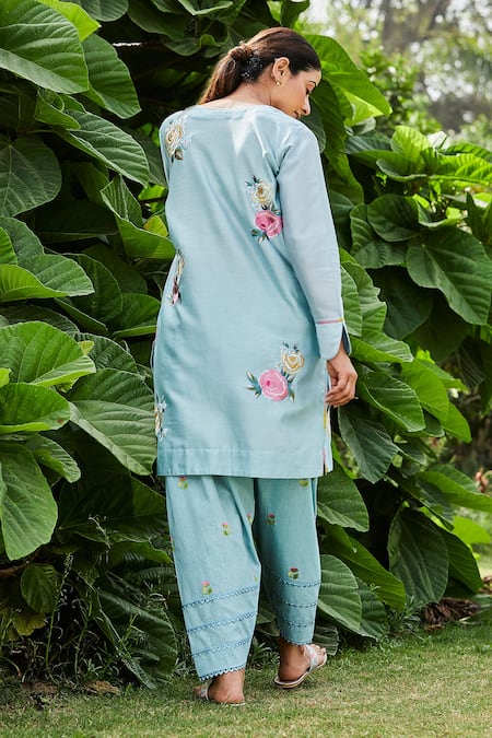 Shop BO Tree Blue Chanderi Embroidery V-neck Serence Floral Kurta And Salwar Set at Aza Fashions Shop_BO Tree_Blue Chanderi Embroidery V-neck Serence Floral Kurta And Salwar Set _at_Aza_Fashions