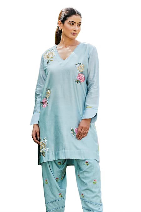 BO Tree Blue Chanderi Embroidery V-neck Serence Floral Kurta And Salwar Set at Aza Fashions BO Tree_Blue Chanderi Embroidery V-neck Serence Floral Kurta And Salwar Set _at_Aza_Fashions