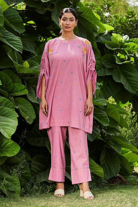 Bo tree Pink Cotton Slub Embroidered Floral Motif Round Kaftan And Pant Set 