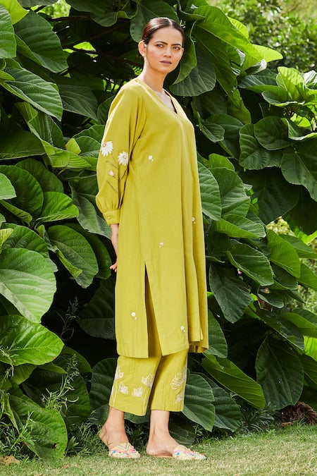 Buy BO Tree Green Handloom Cotton Embroidery V-neck Sun Kissed Floral Kurta And Pant Set Buy_BO Tree_Green Handloom Cotton Embroidery V-neck Sun Kissed Floral Kurta And Pant Set