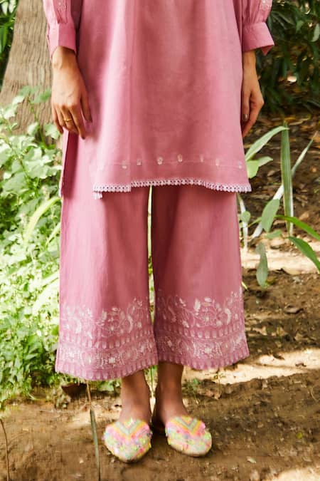 BO Tree Pink Chanderi Embroidery V-neck Floral Kurta And Pant Set at Aza Fashions BO Tree_Pink Chanderi Embroidery V-neck Floral Kurta And Pant Set _at_Aza_Fashions
