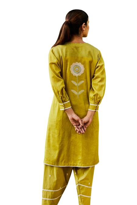 BO Tree Green Chanderi Embroidery V-neck Floral Kurta And Salwar Set Online at Aza Fashions BO Tree_Green Chanderi Embroidery V-neck Floral Kurta And Salwar Set _Online_at_Aza_Fashions