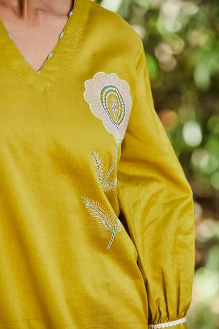 Buy BO Tree Green Chanderi Embroidery V-neck Floral Kurta And Salwar Set Online at Aza Fashions Buy_BO Tree_Green Chanderi Embroidery V-neck Floral Kurta And Salwar Set _Online_at_Aza_Fashions