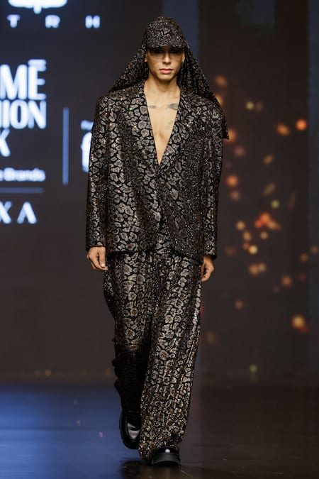 Shop Itrh Black Crepe Crystals, Embroidery Boxy Chic Embellished Jacket With Pant at Aza Fashions Shop_Itrh_Black Crepe Crystals, Embroidery Boxy Chic Embellished Jacket With Pant _at_Aza_Fashions