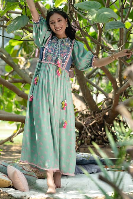 SUMMER BY PRIYANKA GUPTA Green Cotton Lurex Embroidered Floral Round Gypsy Cube Dress