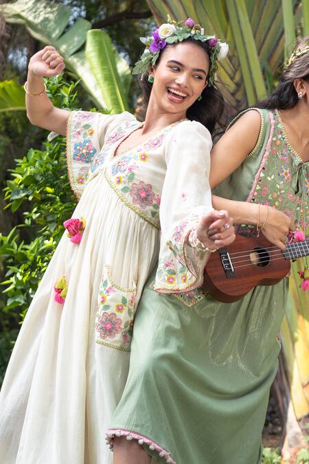 Summer By Priyanka Gupta_Ivory Cotton, Lurex Embroidery V-neck Gypsy Pocket Dress_Online_at_Aza_Fashions