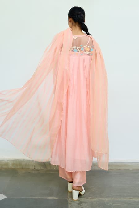 Shop Ayaka Pink Silk Organza Print Dupatta With Scallop Edges at Aza Fashions Shop_Ayaka_Pink Silk Organza Print Dupatta With Scallop Edges _at_Aza_Fashions
