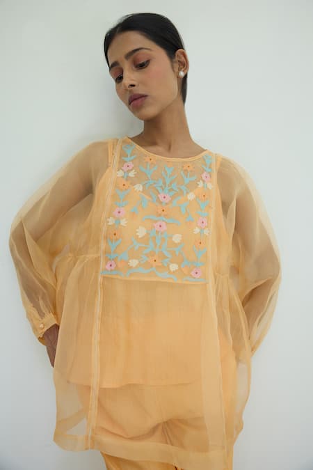 Ayaka Peach Silk Organza Hand Embroidery Flower Top Round Sheer at Aza Fashions Ayaka_Peach Silk Organza Hand Embroidery Flower Top Round Sheer _at_Aza_Fashions