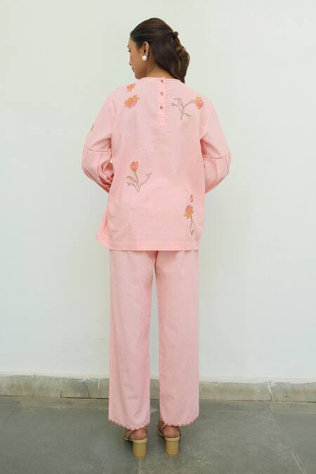 Shop Ayaka Pink Cotton Hand Embroidery Floral Round Top at Aza Fashions Shop_Ayaka_Pink Cotton Hand Embroidery Floral Round Top _at_Aza_Fashions