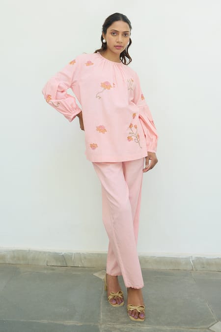 Buy Ayaka Pink Cotton Hand Embroidery Floral Round Top Online at Aza Fashions Buy_Ayaka_Pink Cotton Hand Embroidery Floral Round Top _Online_at_Aza_Fashions