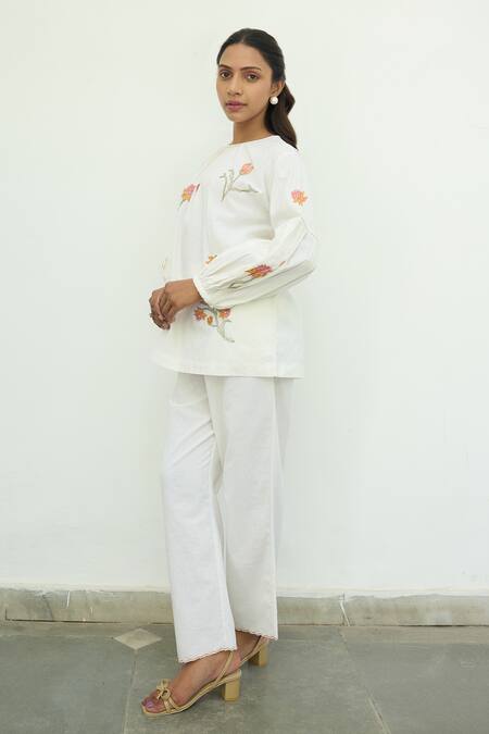 Ayaka White Cotton Hand Embroidery Floral Round Top Online at Aza Fashions Ayaka_White Cotton Hand Embroidery Floral Round Top _Online_at_Aza_Fashions