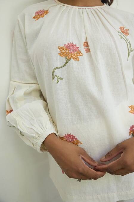 Ayaka White Cotton Hand Embroidery Floral Round Top at Aza Fashions Ayaka_White Cotton Hand Embroidery Floral Round Top _at_Aza_Fashions