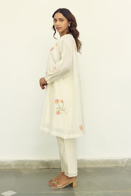 Shop Ayaka Off White Mul Chanderi Hand Embroidery Flower Top Round Tunic Dress at Aza Fashions Shop_Ayaka_Off White Mul Chanderi Hand Embroidery Flower Top Round Tunic Dress _at_Aza_Fashions