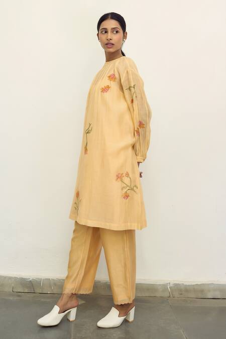 Buy Ayaka Peach Mul Chanderi Hand Embroidery Flower Top Round Tunic Midi Dress Online at Aza Fashions Buy_Ayaka_Peach Mul Chanderi Hand Embroidery Flower Top Round Tunic Midi Dress _Online_at_Aza_Fashions