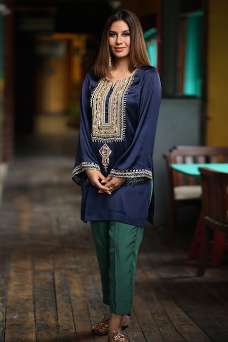 Cilwana Studio Blue Pure Silk Embroidery Sequins Notched Neck Kurta With Pant 