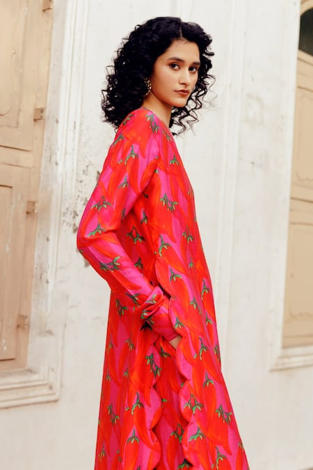 Buy_17:17 By Simmi Saboo_Pink Chanderi Silk Embroidery Round Neck Abhira Chilli Print Kurta With Pant _Online_at_Aza_Fashions