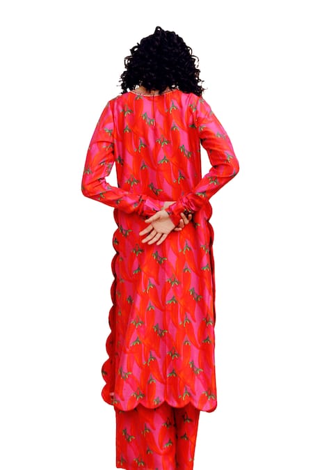 17:17 By Simmi Saboo_Pink Chanderi Silk Embroidery Round Neck Abhira Chilli Print Kurta With Pant _at_Aza_Fashions