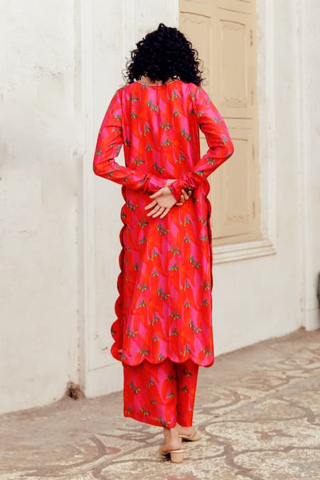 Shop_17:17 By Simmi Saboo_Pink Chanderi Silk Embroidery Round Neck Abhira Chilli Print Kurta With Pant _at_Aza_Fashions