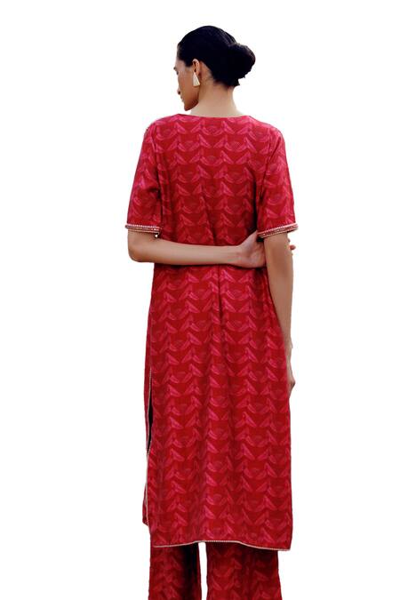 17:17 By Simmi Saboo_Maroon Chanderi Silk Pearls, Beads, Sequins Anjum Leaf Print Kurta With Pant _at_Aza_Fashions