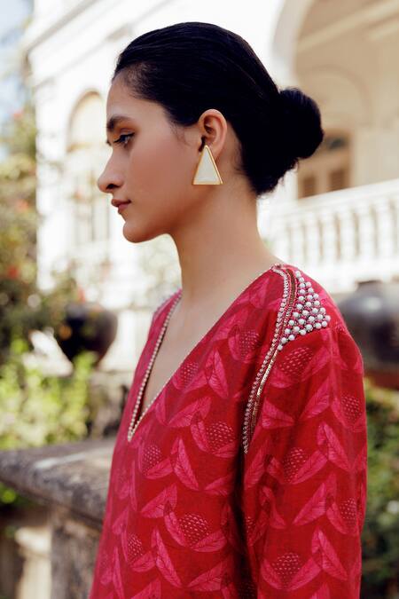 Buy_17:17 By Simmi Saboo_Maroon Chanderi Silk Pearls, Beads, Sequins Anjum Leaf Print Kurta With Pant 