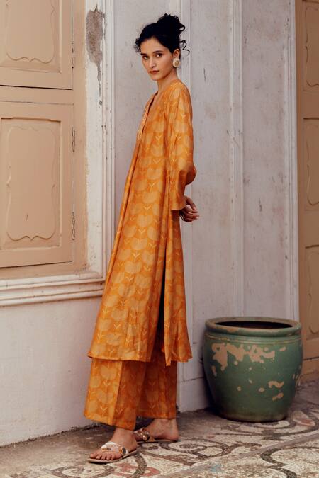 Buy_17:17 By Simmi Saboo_Orange Chanderi Silk Beads V-neck Dora Bandhani Print Kurta With Pant _Online_at_Aza_Fashions