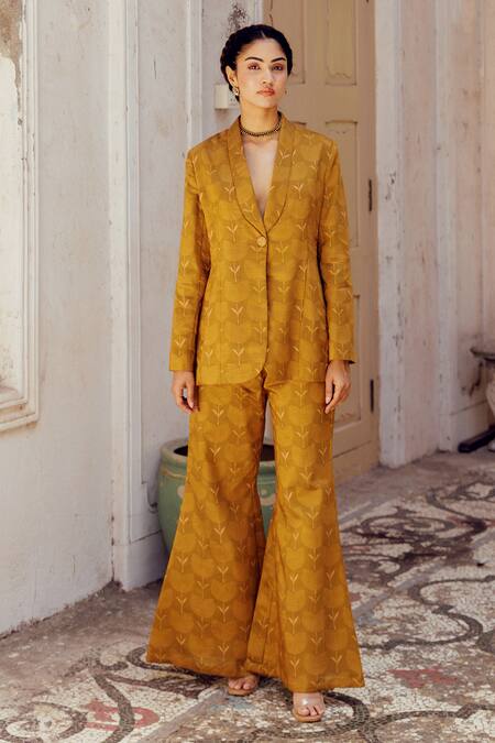 17:17 By Simmi Saboo_Green Chanderi Silk Print Bandhani Shawl Collar Eva Blazer With Pant _Online_at_Aza_Fashions