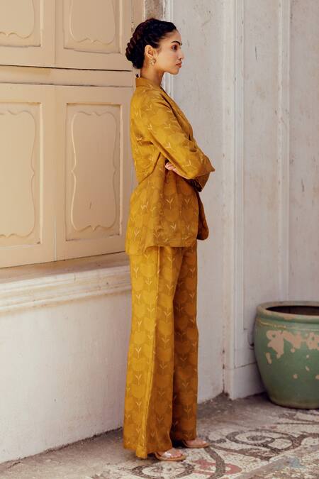 Shop_17:17 By Simmi Saboo_Green Chanderi Silk Print Bandhani Shawl Collar Eva Blazer With Pant _Online_at_Aza_Fashions