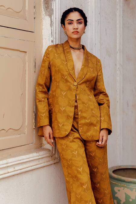 Buy_17:17 By Simmi Saboo_Green Chanderi Silk Print Bandhani Shawl Collar Eva Blazer With Pant 